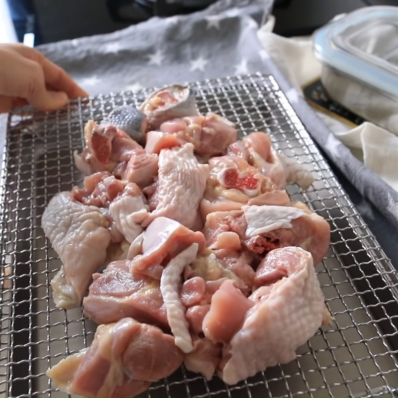 Step 1 Prepare and marinate the chicken for Chicken Noodle with Mushrooms