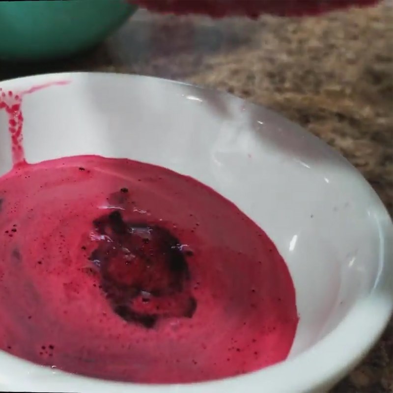 Step 2 Prepare and grind beets Sticky rice with beetroot and mung bean filling