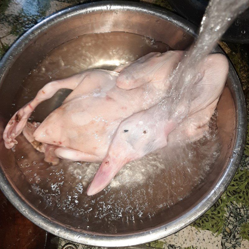 Step 1 Prepare the duck Duck Quang Noodles