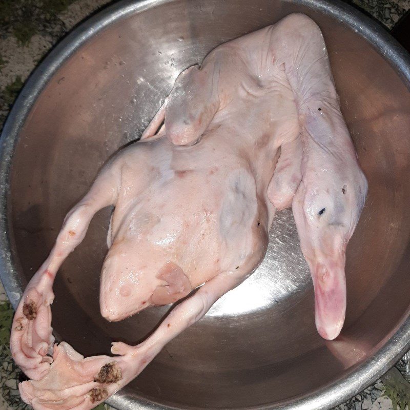 Step 1 Prepare the duck Duck Quang Noodles