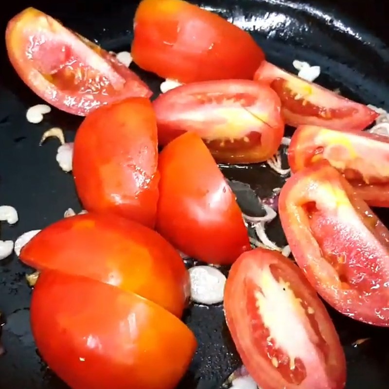 Step 3 Tomato sauce with crab roe for the Mekong Delta seafood crab hotpot