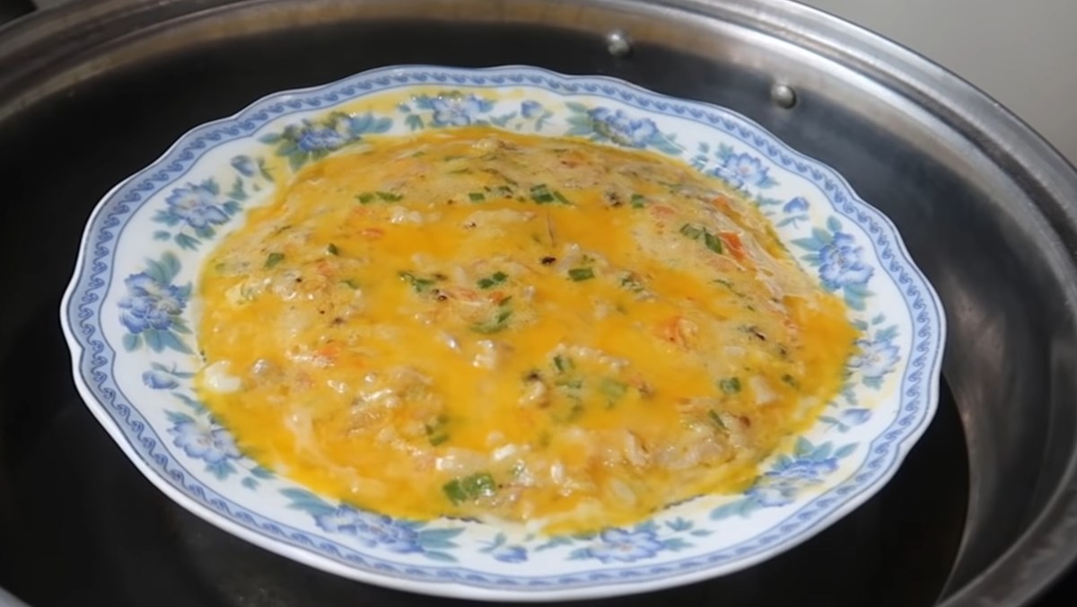 Anchovy Sauce with Pork Belly and Eggs