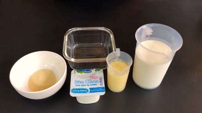 Ingredients for jelly yogurt with gelatin