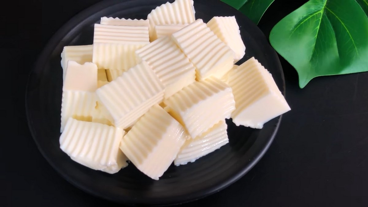 Jelly yogurt with powdered gelatin