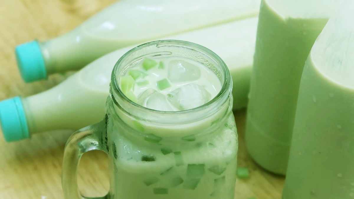 2 ways to make nutritious, simple mung bean milk with pandan that everyone loves 16 Mung bean milk with pandan leaves and jelly