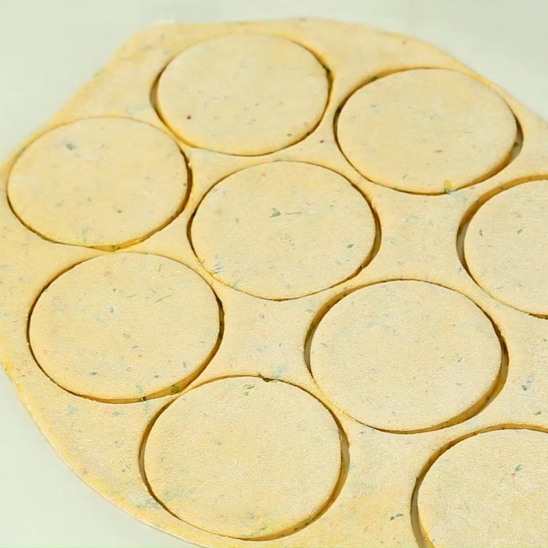 Step 4 Shaping the dough Fried potato cake