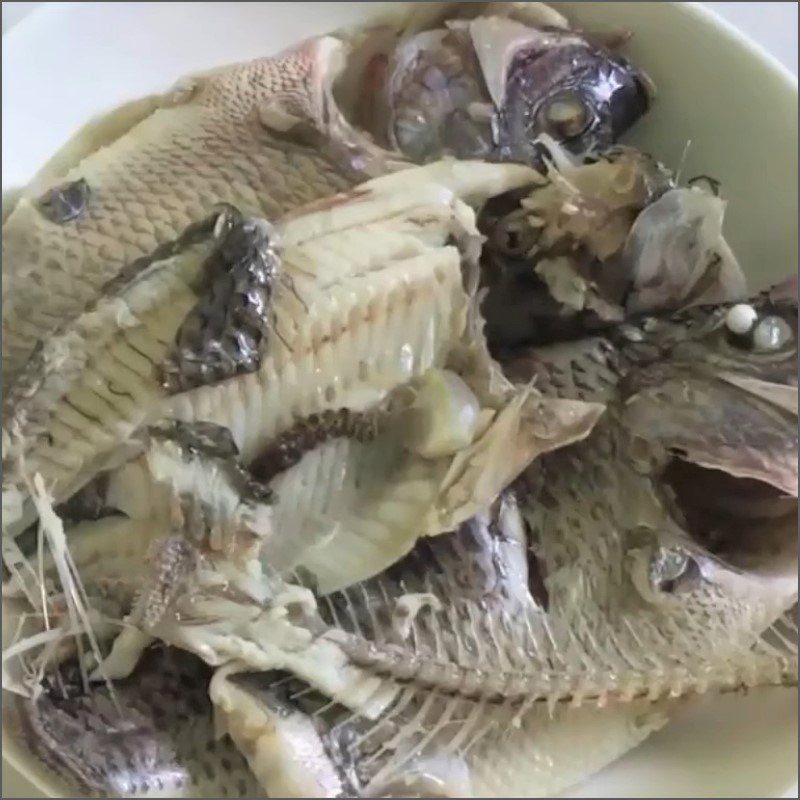 Step 3 Separate the fish meat Catfish noodle soup with mustard greens