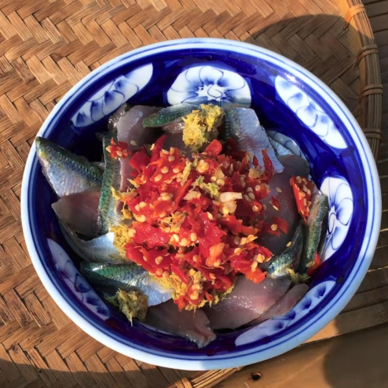 Step 3 Marinate mackerel for Nam O Fish Salad in Da Nang