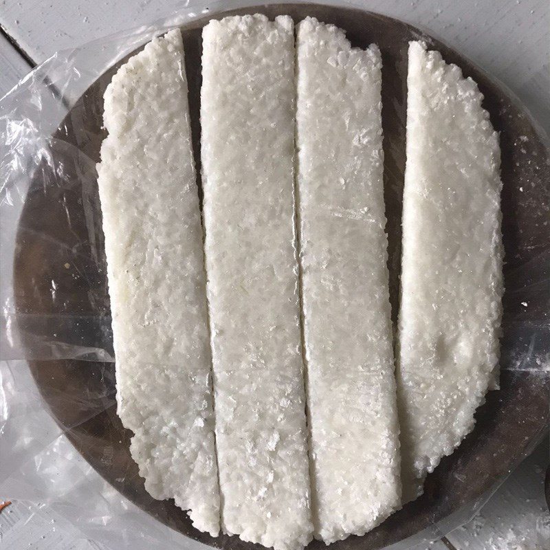 Step 3 Shaping the dough Fried dough from cold rice