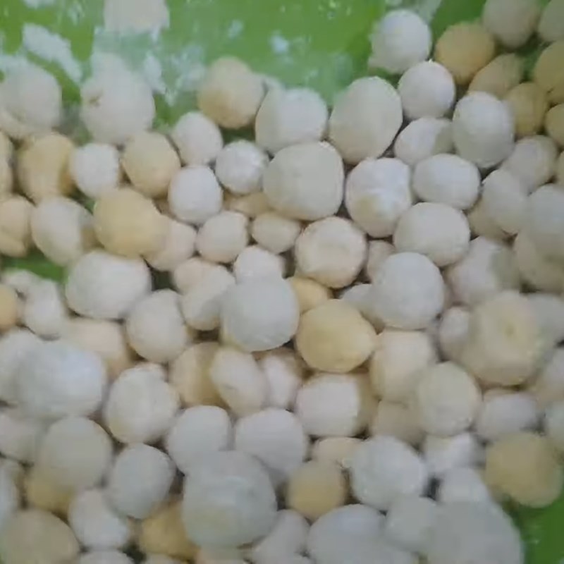Step 3 Shaping tapioca pearls Pumpkin tapioca pearls made from rice flour