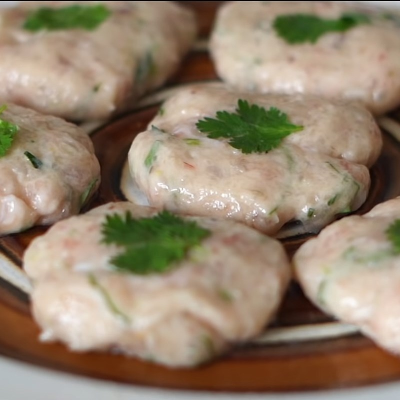 Step 4 Shaping and frying the cakes Thai-style shrimp cake