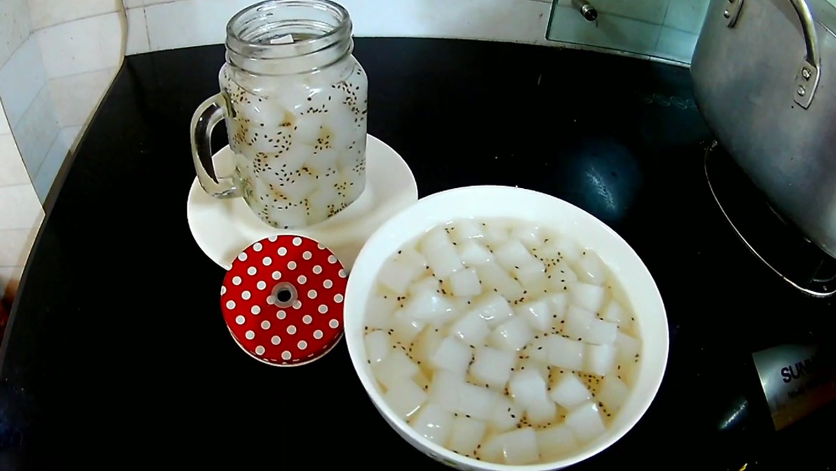 2 ways to make crunchy and sweet chia seed coconut jelly that's incredibly delicious 2 Coconut Chia Jelly
