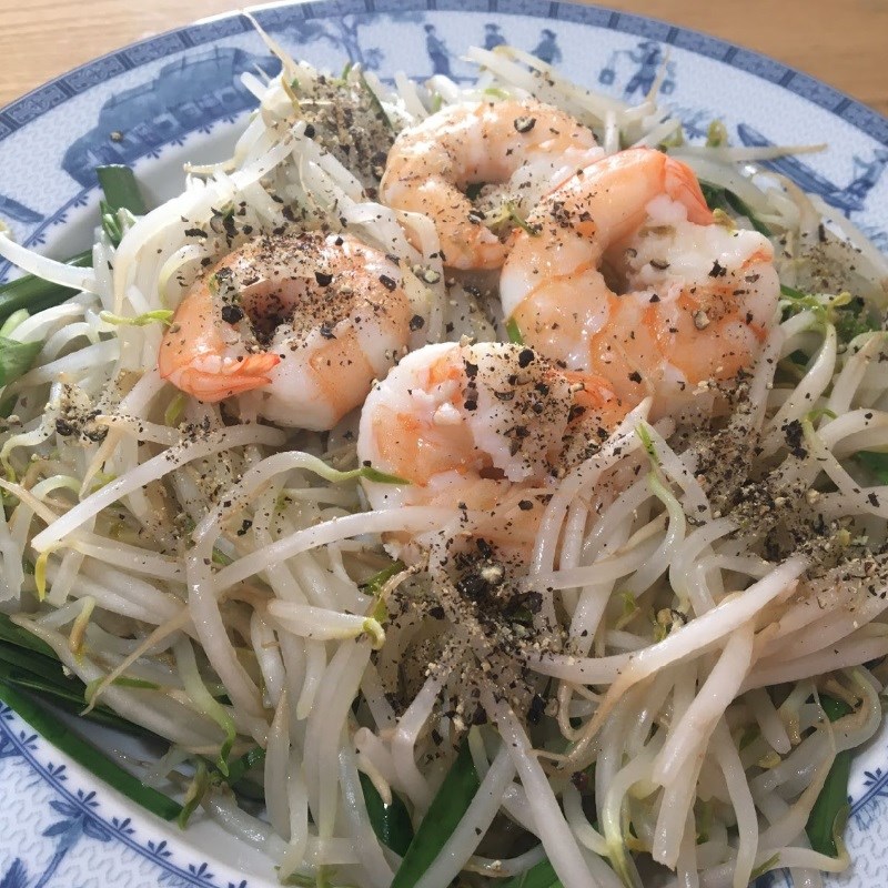 Step 3 Finished Product Stir-fried Shrimp with Chives