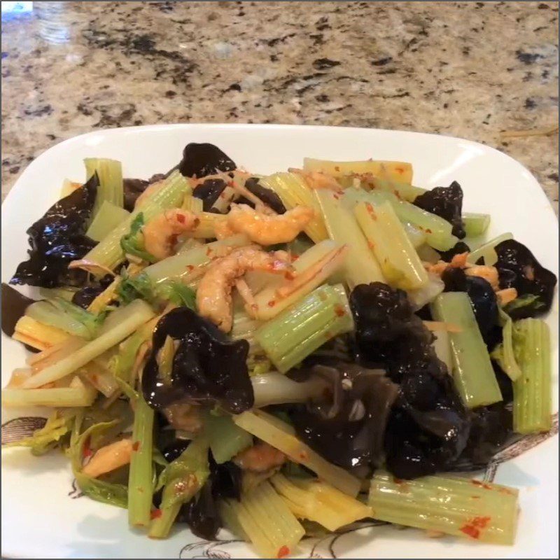 Step 4 Final product Shrimp celery salad with sesame oil
