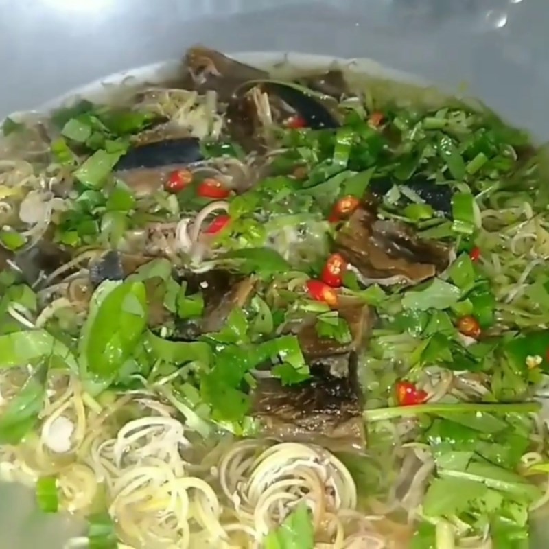Step 4 The final product Dried stingray soup with water spinach