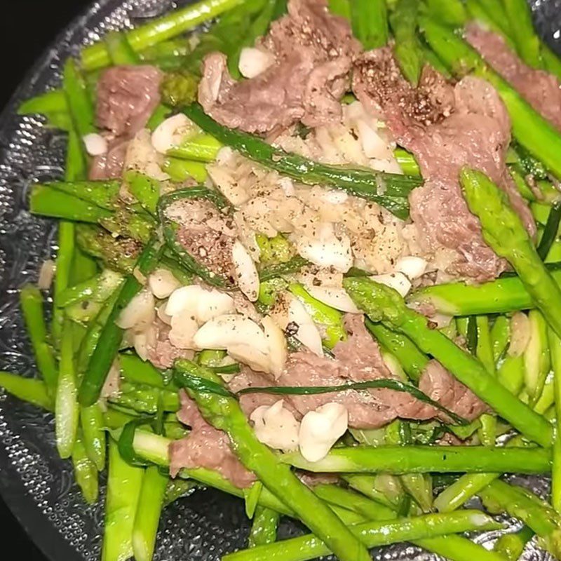Step 4 Final Product Stir-fried beef with asparagus