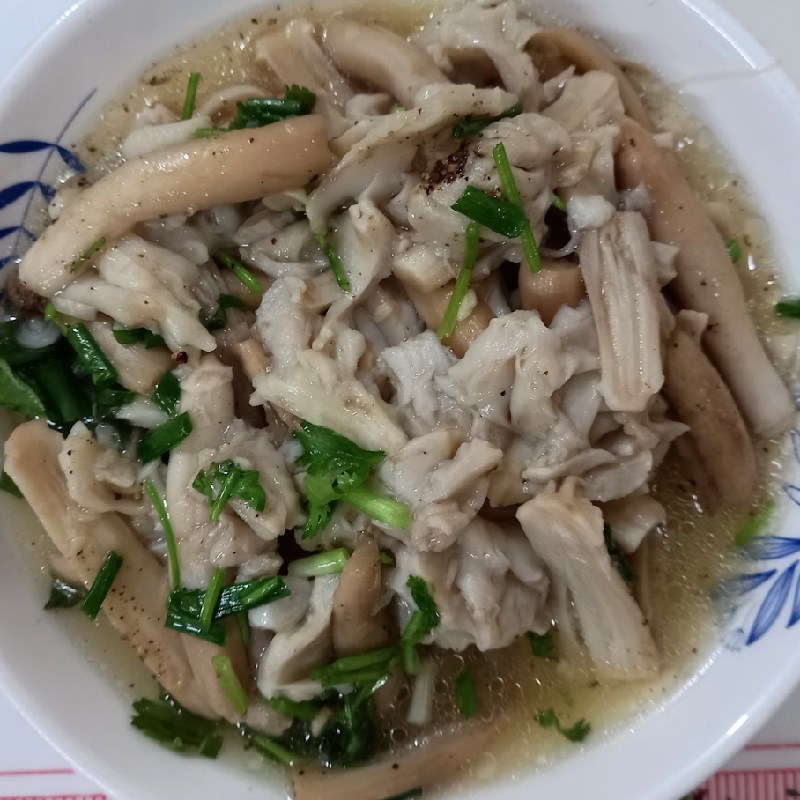Step 3 Finished product Stir-fried vegetarian mushroom with garlic