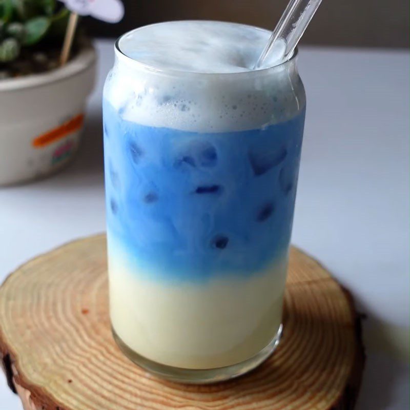 Step 4 Final Product Roasted Rice Milk Tea with Butterfly Pea Flower