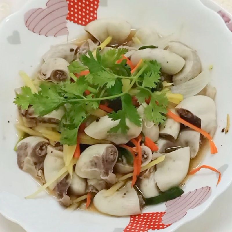 Step 5 Final product Steamed pig intestines with ginger