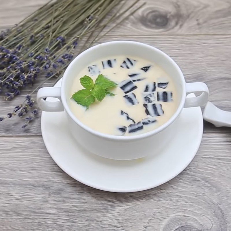 Step 4 Final product Grass jelly milk tea