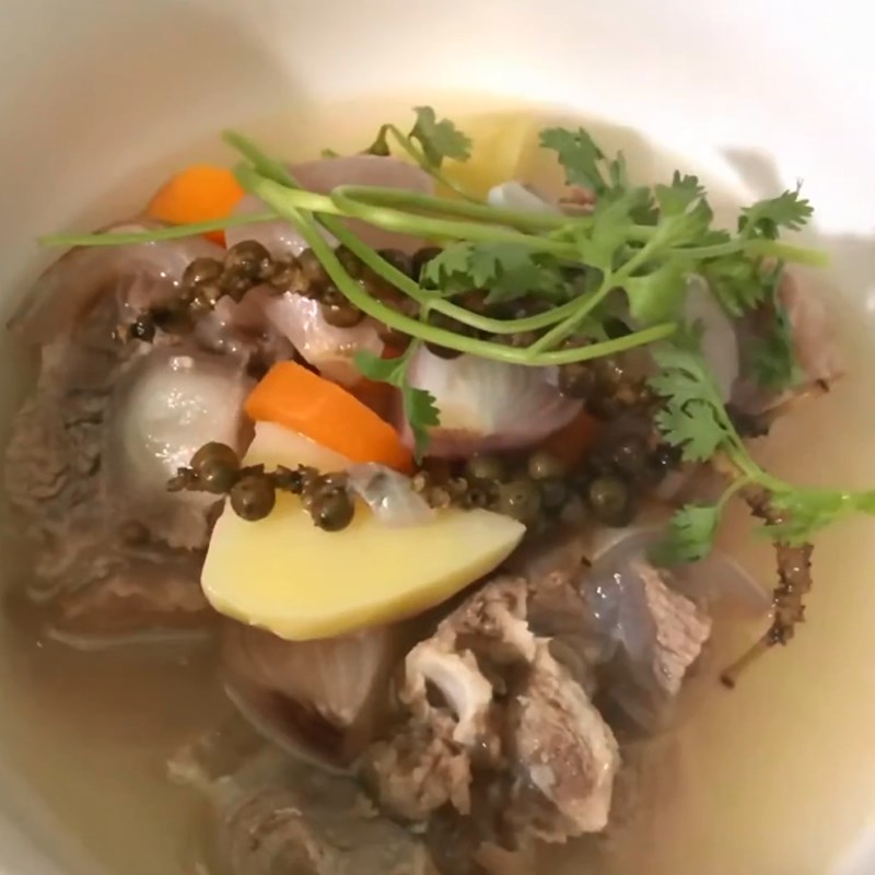 Step 5 Finished product Braised oxtail with green pepper