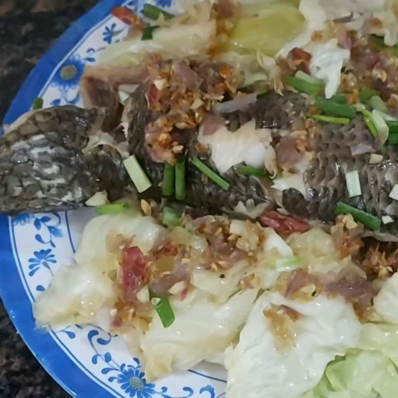 Step 5 The finished product of steamed snakehead fish with cabbage