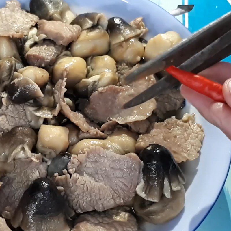 Step 5 Final Product Stir-fried Straw Mushrooms with Beef