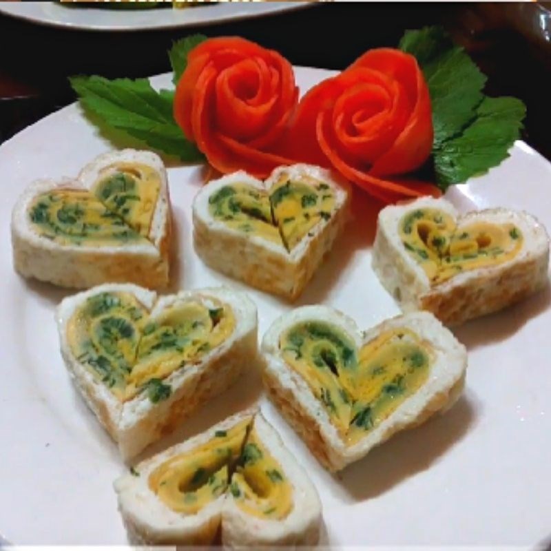 Step 4 Final product Heart-shaped green onion rolled eggs
