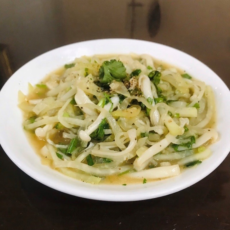Step 3 Final Product Stir-fried Kohlrabi with Mushrooms