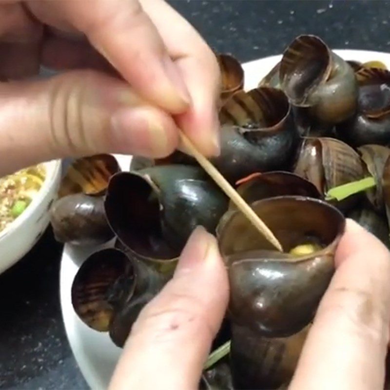 Step 5 Final product Steamed snails with lemongrass and coconut milk