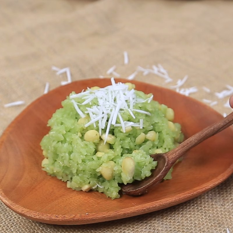 Step 3 Final Product Sticky Rice with Lotus Seeds and Pandan Leaves