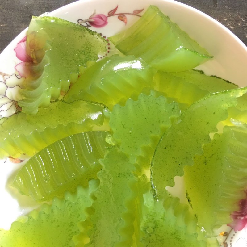 Step 4 Final Product Jelly with Pandan Leaves