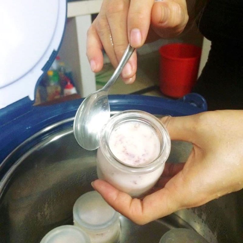 Step 4 Final product Strawberry yogurt (yaourt dâu tây)