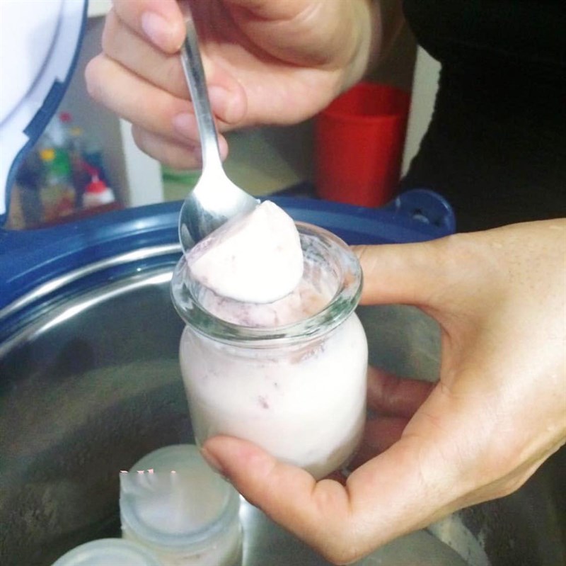 Step 4 Final product Strawberry yogurt (yaourt dâu tây)