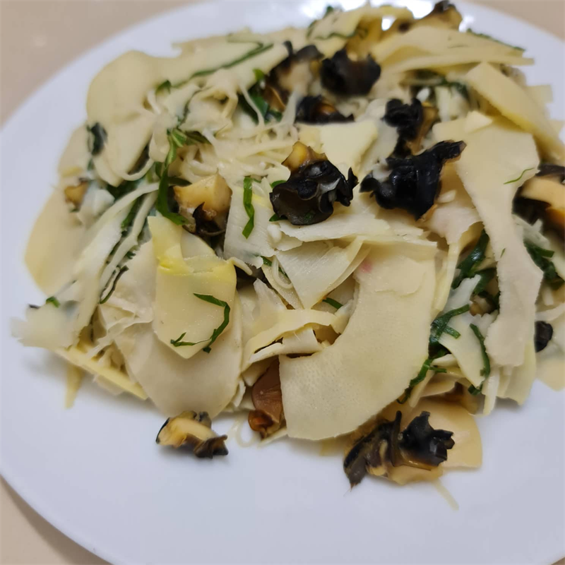 Step 4 Final product Stir-fried snails with bamboo shoots