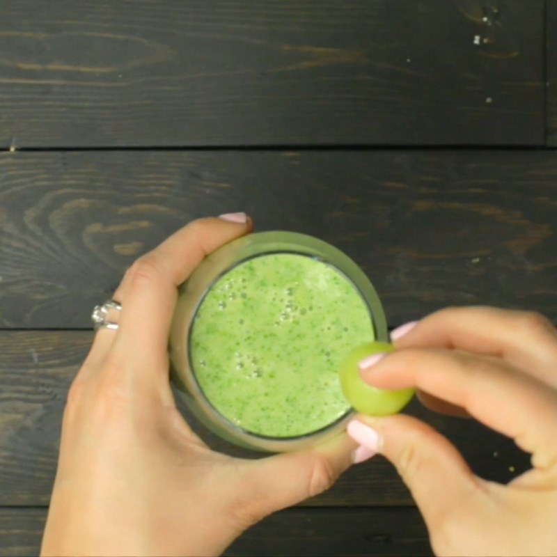 Step 3 Finished product Green grape spinach smoothie