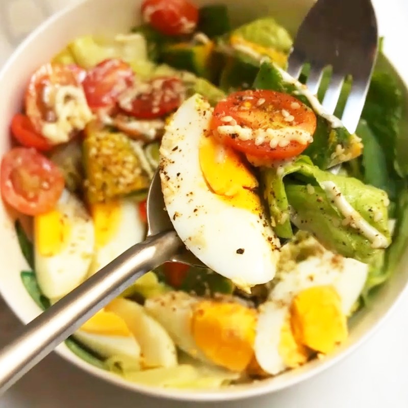 Step 5 Finished product of avocado quail egg salad