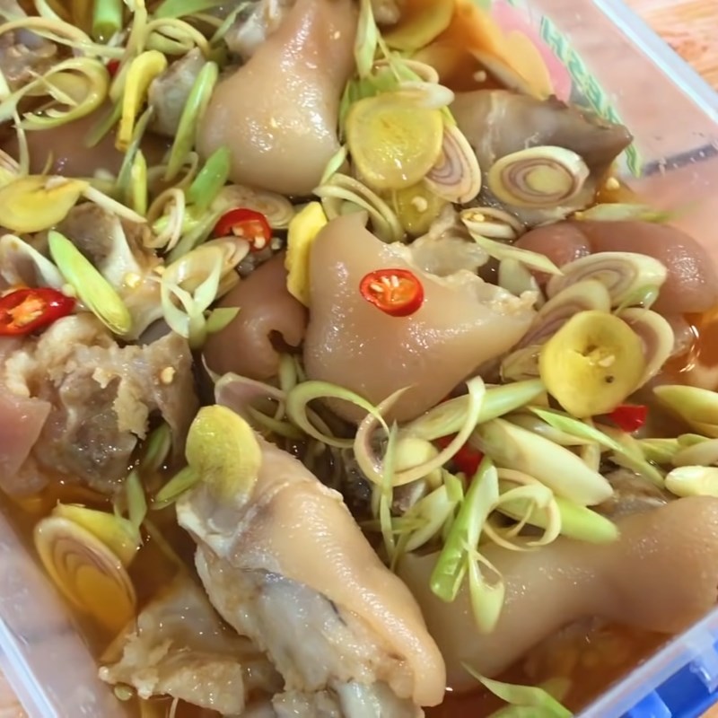 Step 4 Final Product Sweet and sour marinated pig's trotters