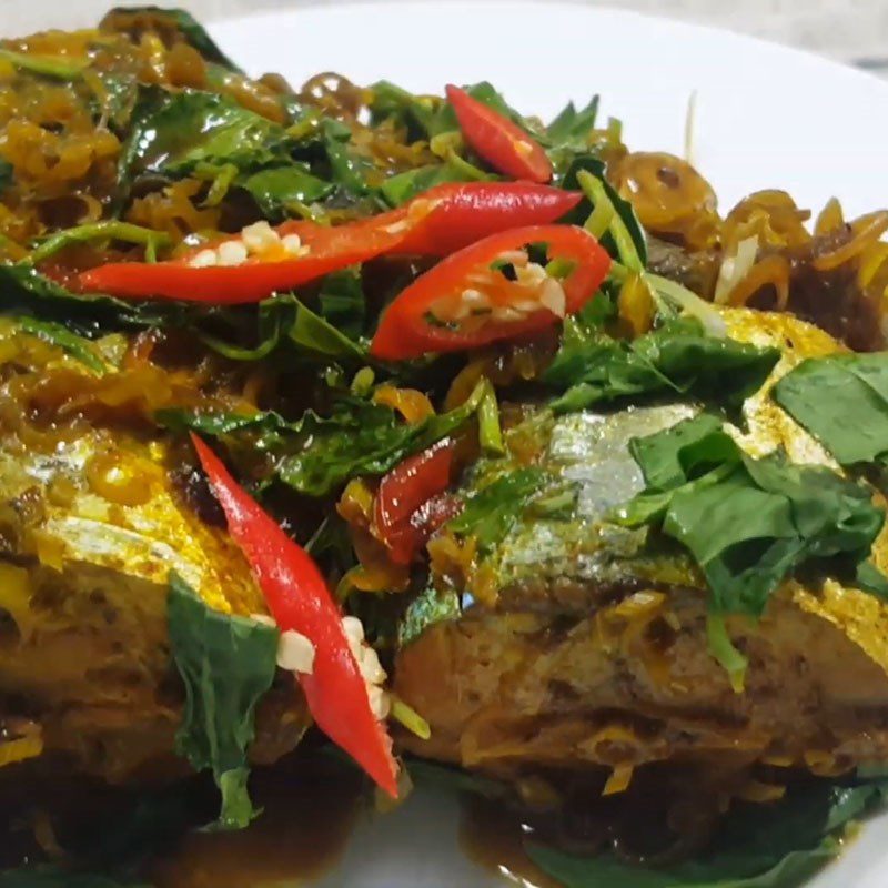 Step 4 Final Product Fresh mackerel stew with lemongrass and chili