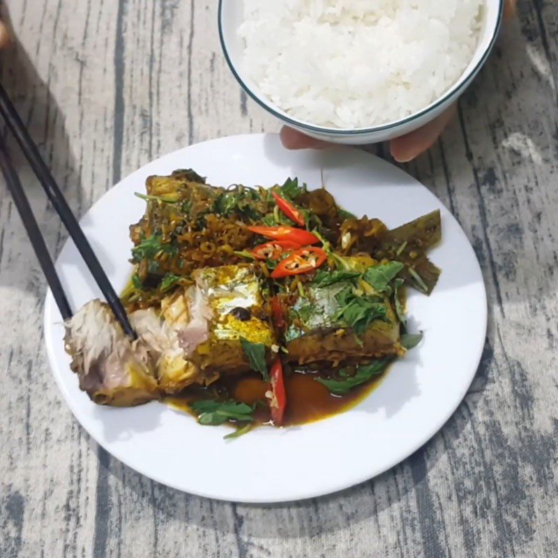 Step 4 Fresh mackerel dish with lemongrass and chili