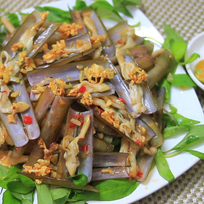 Step 5 Final product Garlic fried razor clams