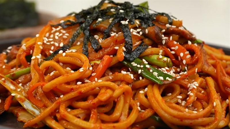 Step 4 Final product Stir-fried kimchi noodles with vegetables