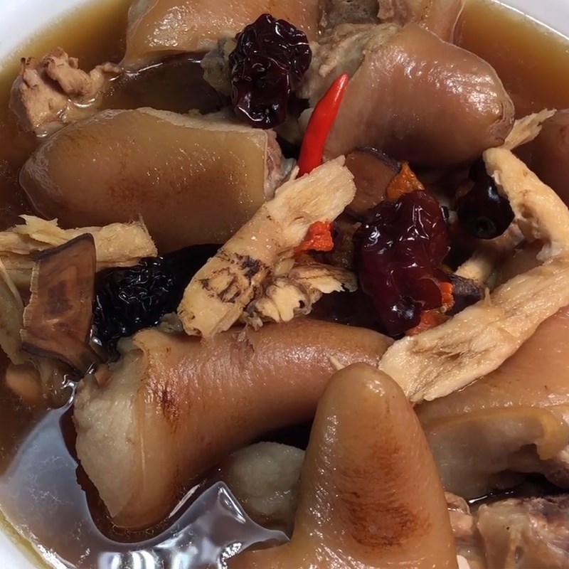 Step 4 Final Product Northern medicinal herb braised pig tail