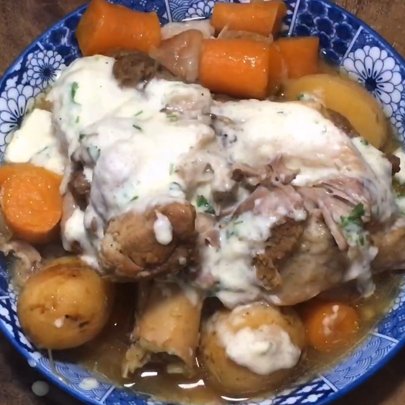 Step 5 Final product German style pork knuckle