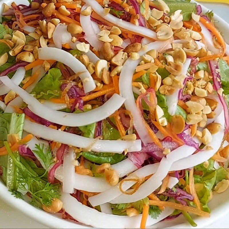 Step 5 Finished product of vegetarian salad from coconut rice