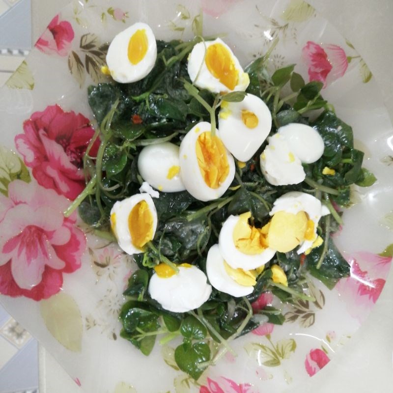 Step 4 Final Product Water spinach salad with eggs