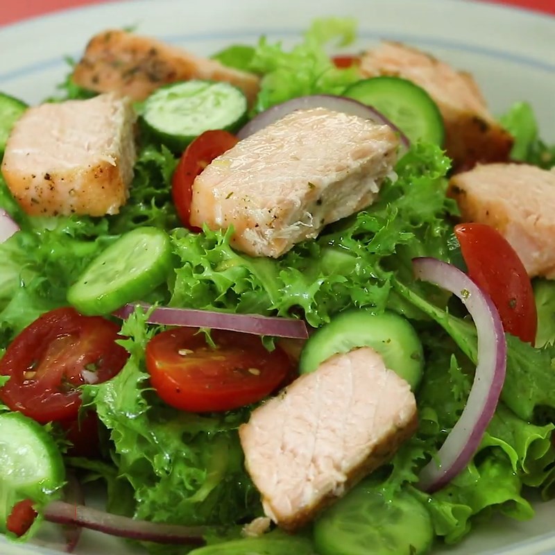 Step 6 Final product Salmon oil vinegar salad