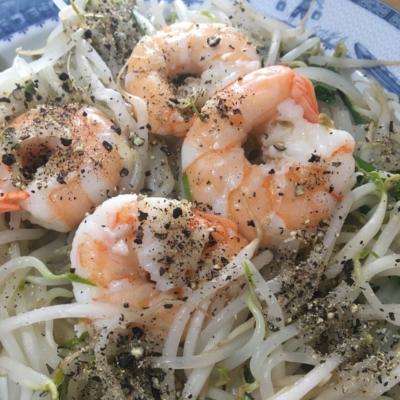 Step 3 Finished Product Stir-fried Shrimp with Chives