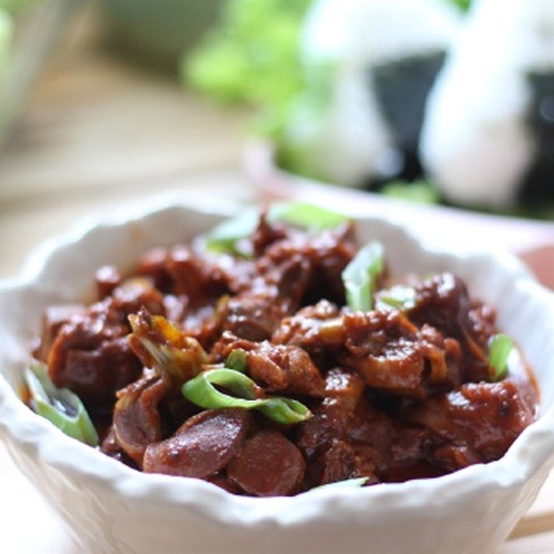 Step 4 Final product Spicy stir-fried chicken intestines