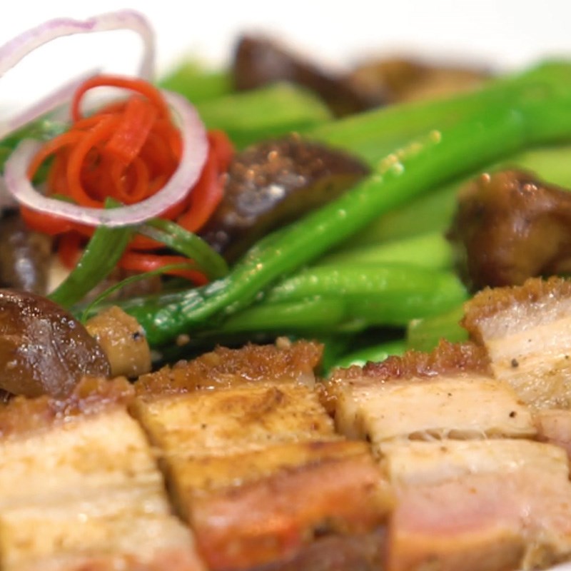 Step 4 Final product Roasted pork stir-fried with mustard greens